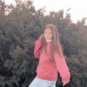 Meet your Posher, Madalyn